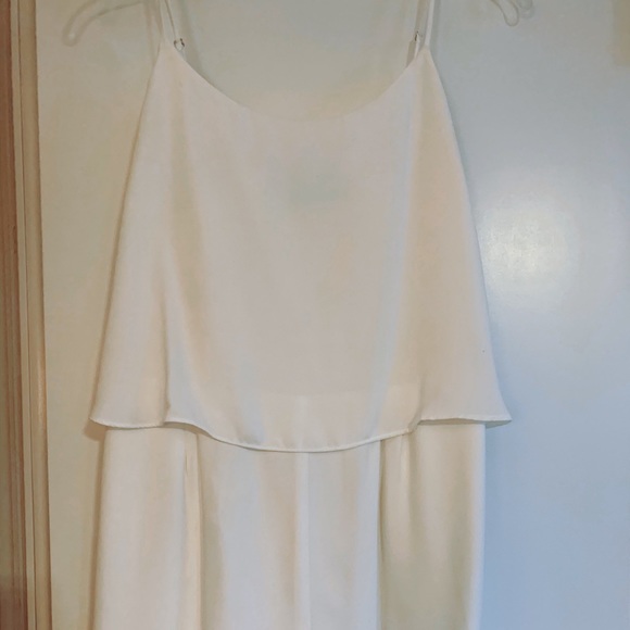 White romper with scalloped hem and pockets - Picture 2 of 3